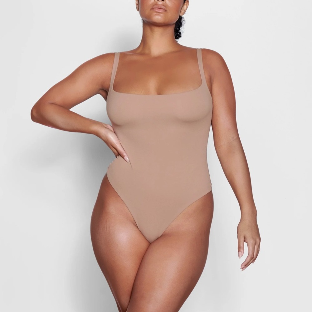 NWT SKIMS SQUARE NECK BODYSUIT - OCHRE